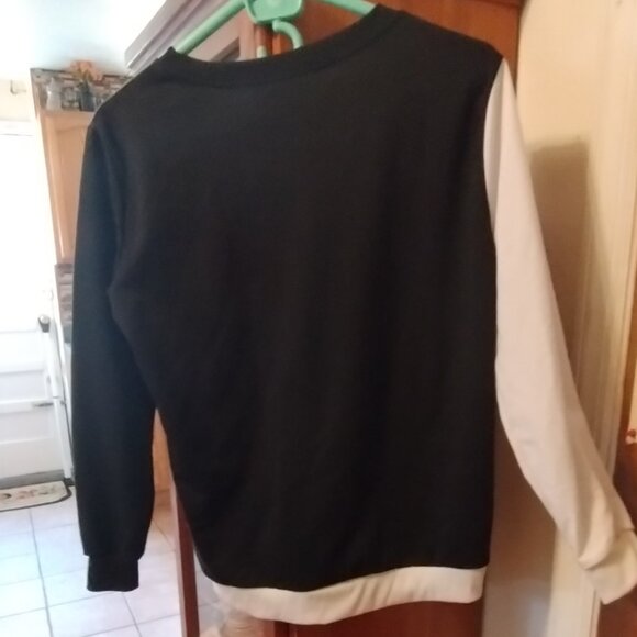 Kitty Cat Ying/Yang theme Womans Pull Over - Picture 3 of 5